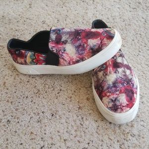 Fun Velour Slipons by Extrafine sz 6